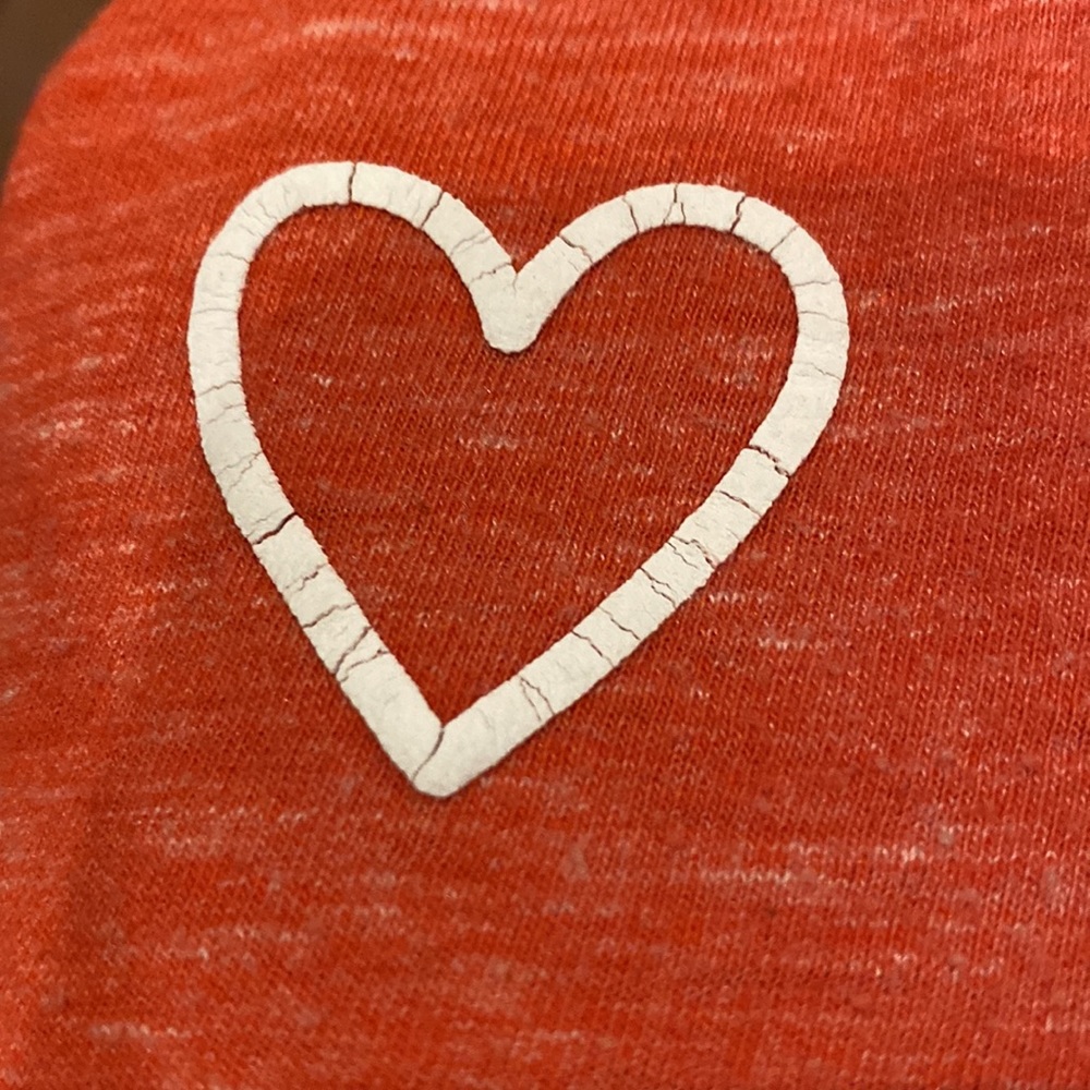 Old navy Heart Ruffle Tee - Picture 3 of 4